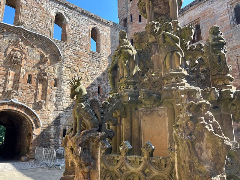 Linlithgow Palace Courtyard and Fountain